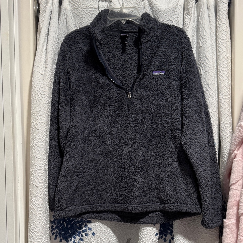 Women’s Patagonia navy blue
 Fleece 3/4 zip size extra large
